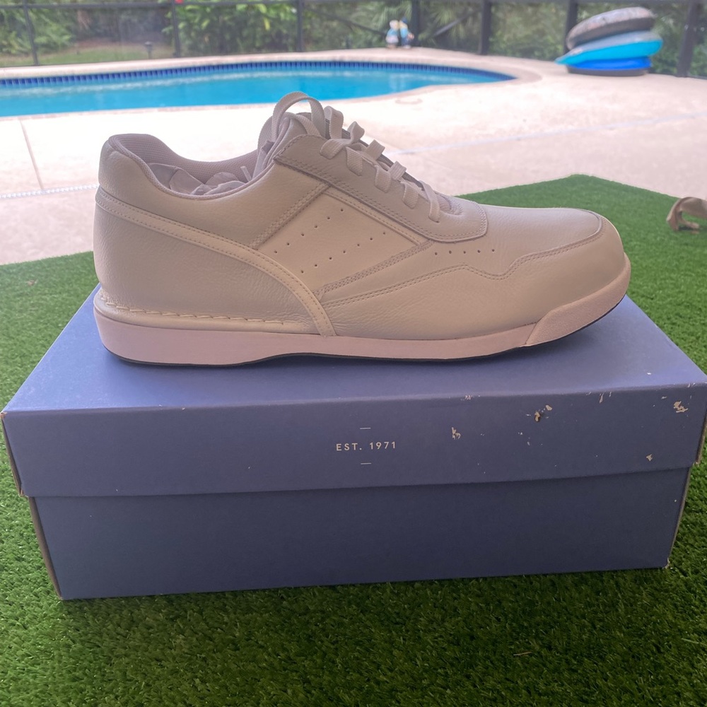 Rockport m7100 White 10.5W